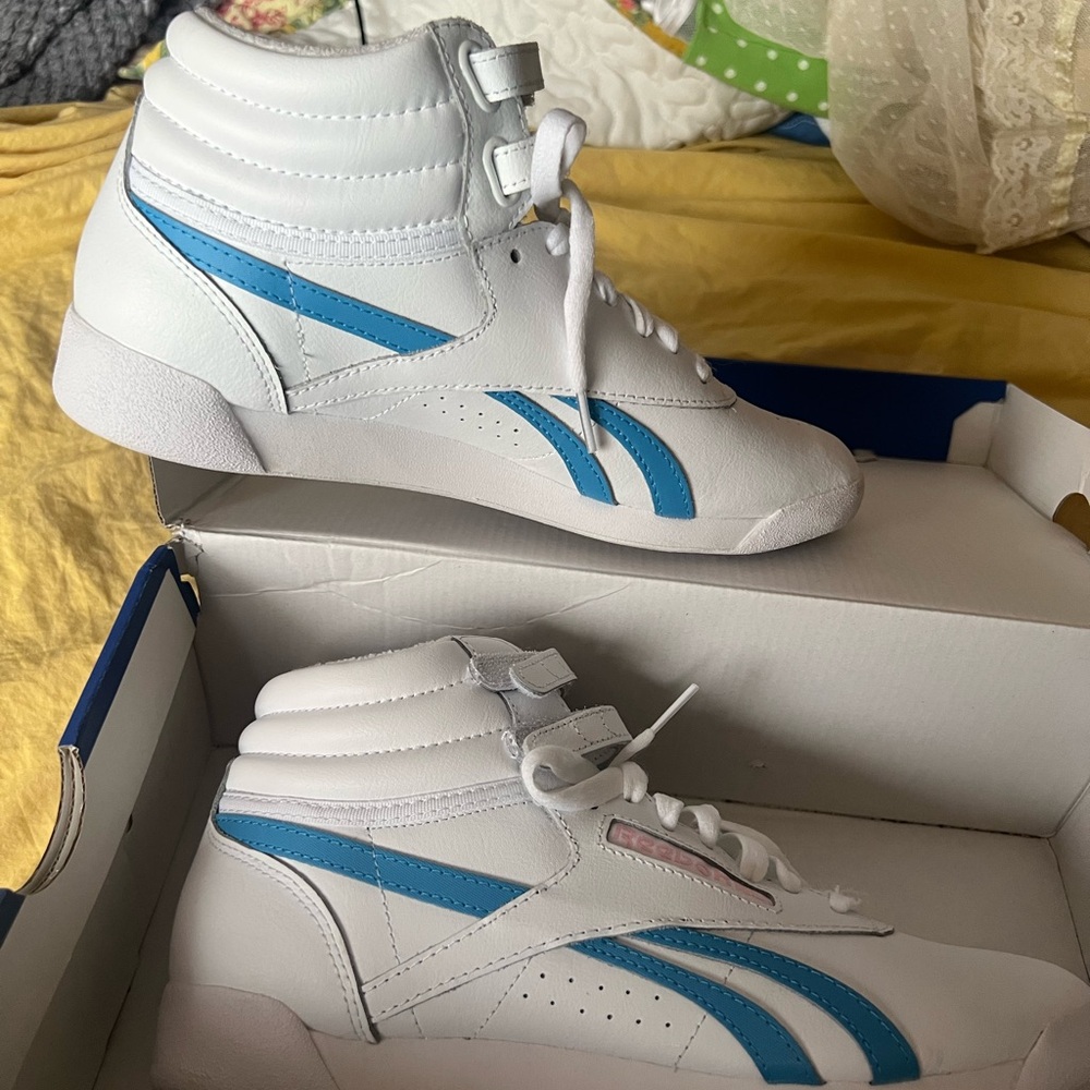Reebok White and Blue Sporty Sneakers